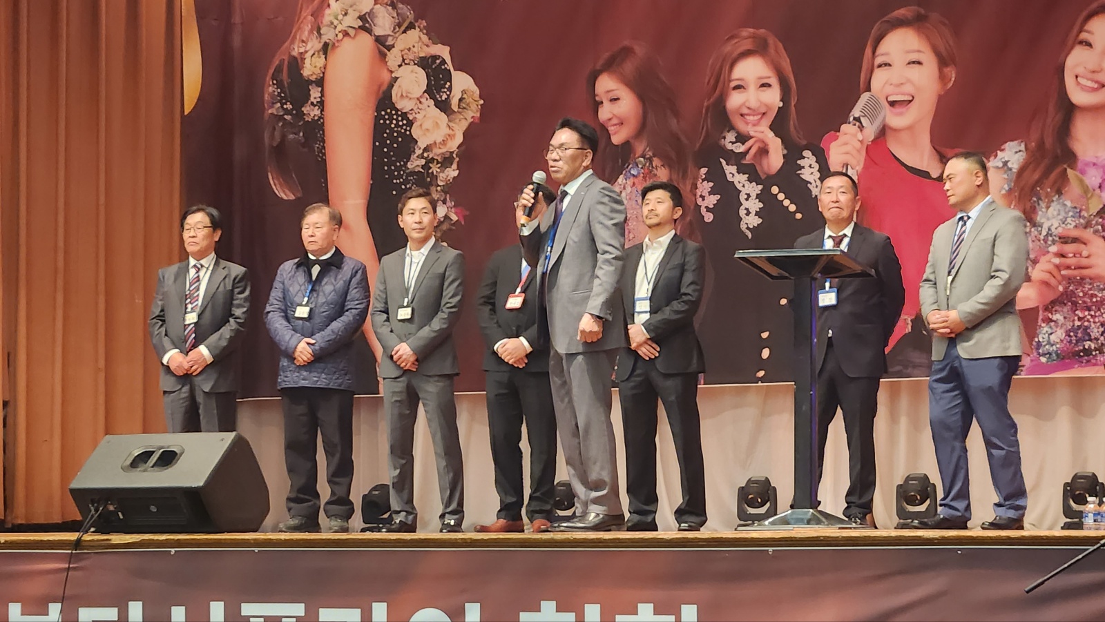 리더는 잘못이 있을 때 잘못을 인정하는 사람